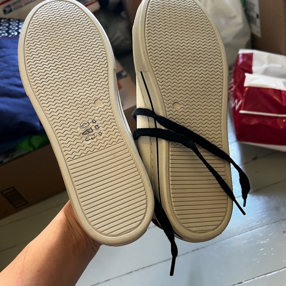 Brighten tennis shoes - Picture 2 of 3